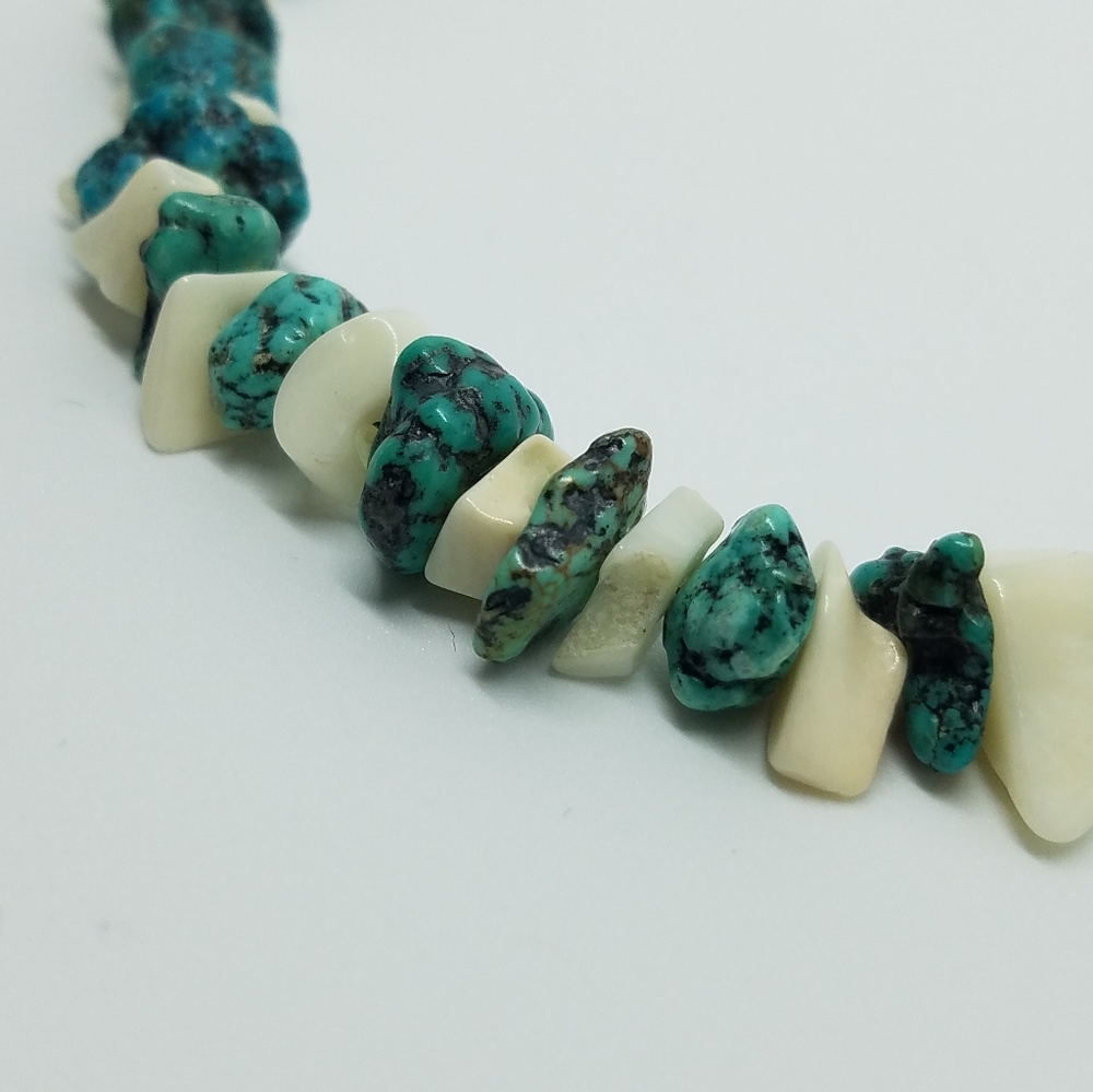Authentic Native Turquoise Necklace - Picture 4 of 5